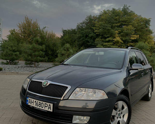 Серый Шкода Октавия, объемом двигателя 1.6 л и пробегом 235 тыс. км за 7600 $, фото 1 на Automoto.ua