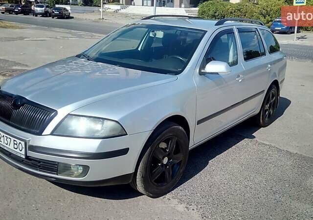 Серый Шкода Октавия, объемом двигателя 1.6 л и пробегом 269 тыс. км за 5300 $, фото 1 на Automoto.ua