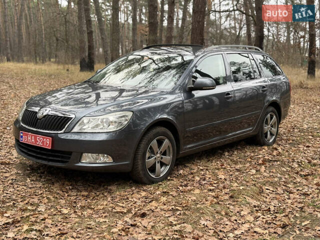Серый Шкода Октавия, объемом двигателя 1.8 л и пробегом 220 тыс. км за 8200 $, фото 1 на Automoto.ua