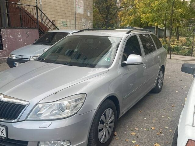 Сірий Шкода Октавія, об'ємом двигуна 1.6 л та пробігом 291 тис. км за 8000 $, фото 1 на Automoto.ua
