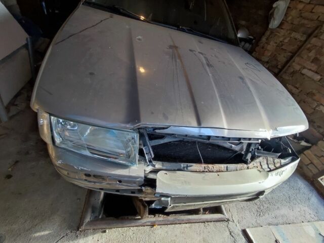 Серый Шкода Октавия, объемом двигателя 1.6 л и пробегом 211 тыс. км за 3500 $, фото 1 на Automoto.ua