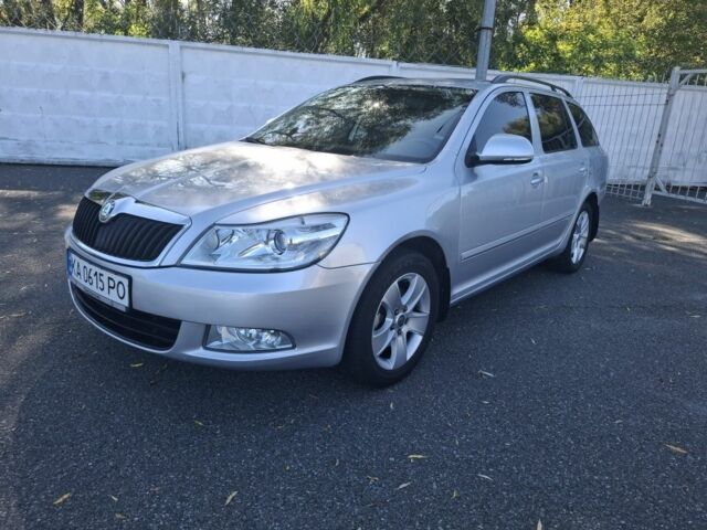 Серый Шкода Октавия, объемом двигателя 1.8 л и пробегом 232 тыс. км за 7400 $, фото 1 на Automoto.ua