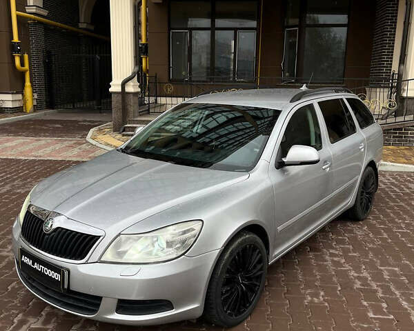 Серый Шкода Октавия, объемом двигателя 1.9 л и пробегом 240 тыс. км за 7490 $, фото 1 на Automoto.ua