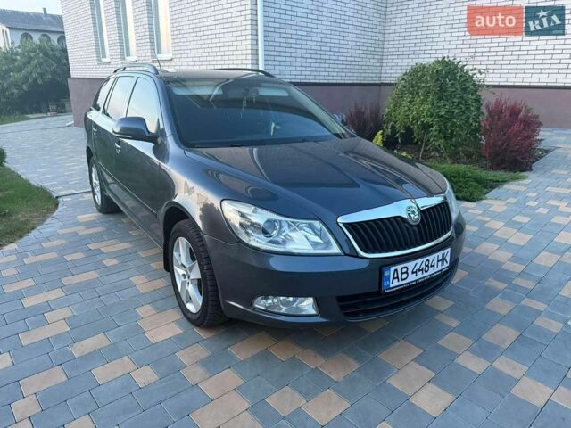 Серый Шкода Октавия, объемом двигателя 1.6 л и пробегом 229 тыс. км за 8000 $, фото 1 на Automoto.ua