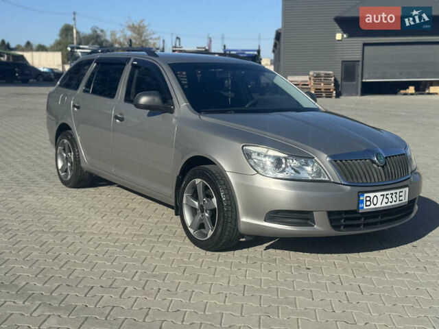 Серый Шкода Октавия, объемом двигателя 1.6 л и пробегом 250 тыс. км за 8200 $, фото 1 на Automoto.ua