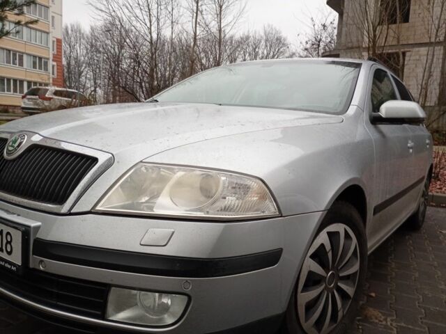 Сірий Шкода Октавія, об'ємом двигуна 2 л та пробігом 200 тис. км за 4000 $, фото 1 на Automoto.ua