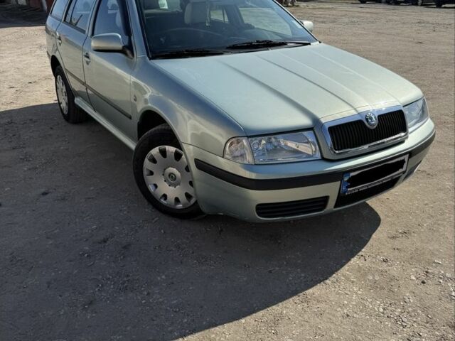 Серый Шкода Октавия, объемом двигателя 1.6 л и пробегом 288 тыс. км за 5500 $, фото 1 на Automoto.ua