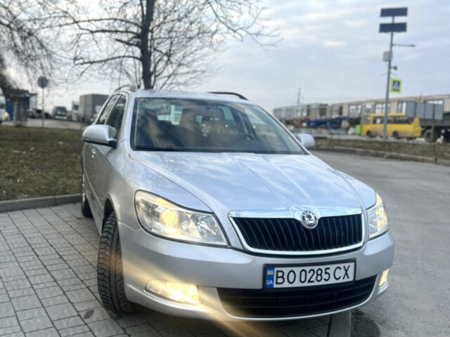 Серый Шкода Октавия, объемом двигателя 1.8 л и пробегом 227 тыс. км за 7900 $, фото 1 на Automoto.ua