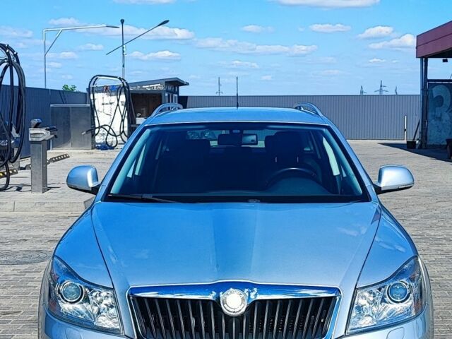 Сірий Шкода Октавія, об'ємом двигуна 1.8 л та пробігом 200 тис. км за 8000 $, фото 1 на Automoto.ua