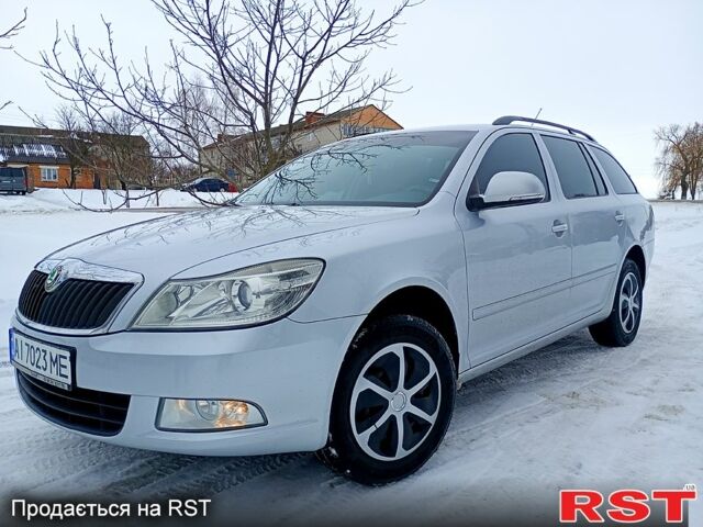 Сірий Шкода Октавія, об'ємом двигуна 1.6 л та пробігом 27000 тис. км за 7400 $, фото 1 на Automoto.ua