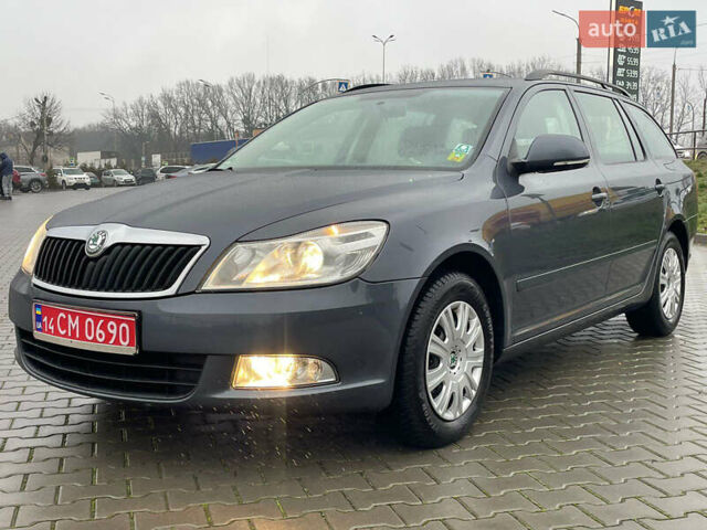 Серый Шкода Октавия, объемом двигателя 1.6 л и пробегом 181 тыс. км за 8888 $, фото 1 на Automoto.ua