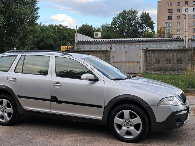 Сірий Шкода Октавія, об'ємом двигуна 2 л та пробігом 153 тис. км за 6800 $, фото 1 на Automoto.ua
