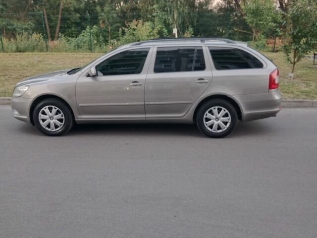 Серый Шкода Октавия, объемом двигателя 1.6 л и пробегом 270 тыс. км за 5600 $, фото 1 на Automoto.ua