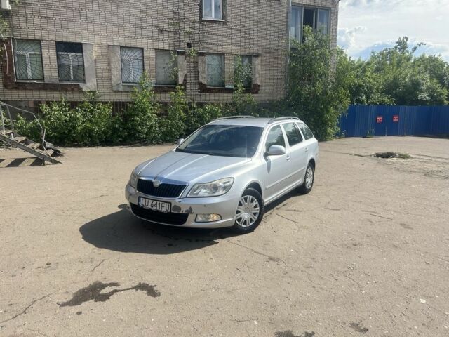 Серый Шкода Октавия, объемом двигателя 0 л и пробегом 100 тыс. км за 2999 $, фото 1 на Automoto.ua
