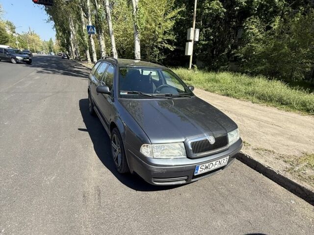 Серый Шкода Октавия, объемом двигателя 1.9 л и пробегом 273 тыс. км за 3000 $, фото 1 на Automoto.ua
