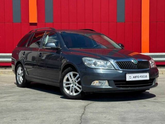 Серый Шкода Октавия, объемом двигателя 1.8 л и пробегом 235 тыс. км за 6990 $, фото 1 на Automoto.ua