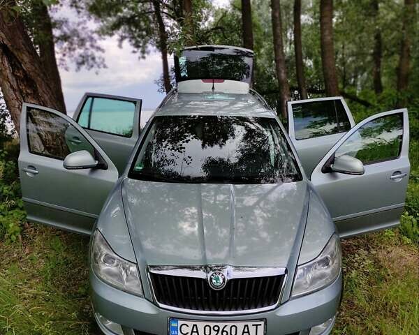 Серый Шкода Октавия, объемом двигателя 1.6 л и пробегом 270 тыс. км за 7600 $, фото 1 на Automoto.ua