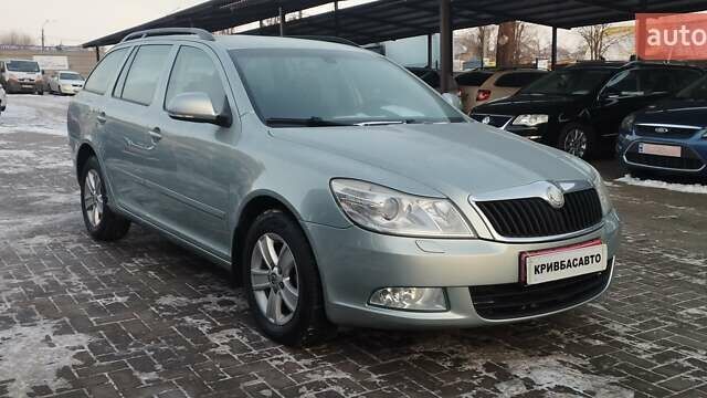 Сірий Шкода Октавія, об'ємом двигуна 0 л та пробігом 229 тис. км за 8000 $, фото 1 на Automoto.ua