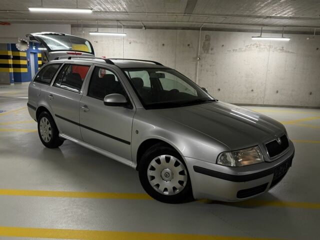 Серый Шкода Октавия, объемом двигателя 1.6 л и пробегом 235 тыс. км за 2900 $, фото 1 на Automoto.ua