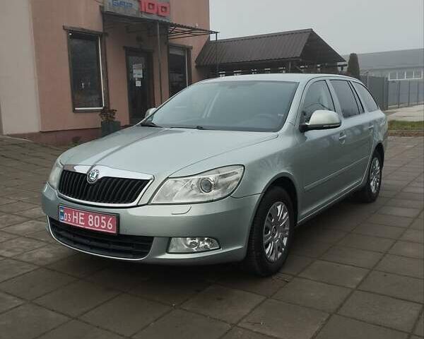 Серый Шкода Октавия, объемом двигателя 1.6 л и пробегом 251 тыс. км за 8300 $, фото 1 на Automoto.ua