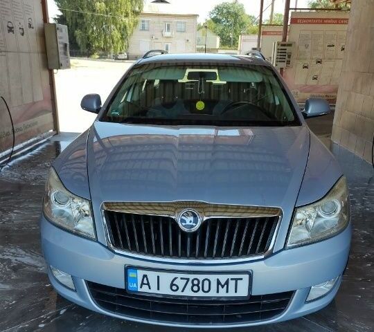 Серый Шкода Октавия, объемом двигателя 1.6 л и пробегом 154 тыс. км за 8500 $, фото 1 на Automoto.ua