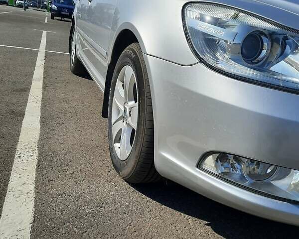 Серый Шкода Октавия, объемом двигателя 1.8 л и пробегом 176 тыс. км за 10700 $, фото 1 на Automoto.ua