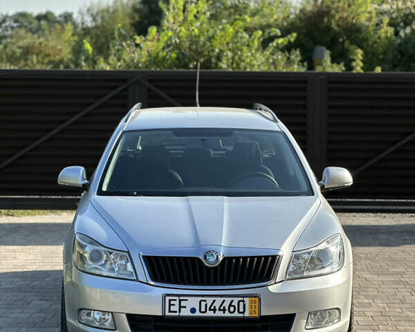 Сірий Шкода Октавія, об'ємом двигуна 1.8 л та пробігом 215 тис. км за 7900 $, фото 1 на Automoto.ua