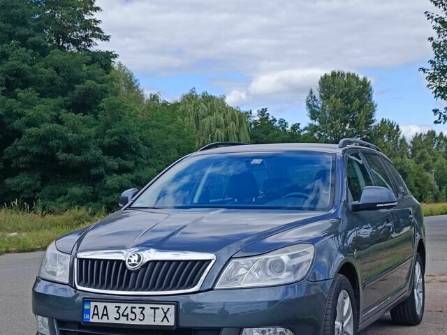 Серый Шкода Октавия, объемом двигателя 1.6 л и пробегом 327 тыс. км за 6800 $, фото 1 на Automoto.ua