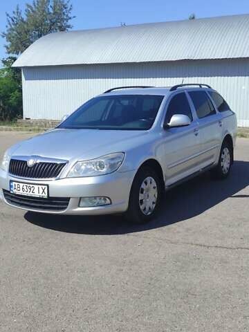 Серый Шкода Октавия, объемом двигателя 1.6 л и пробегом 318 тыс. км за 7900 $, фото 1 на Automoto.ua