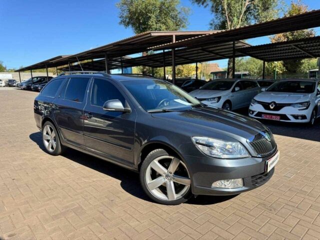 Сірий Шкода Октавія, об'ємом двигуна 1.8 л та пробігом 184 тис. км за 8800 $, фото 1 на Automoto.ua