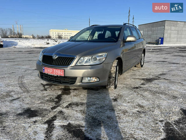 Серый Шкода Октавия, объемом двигателя 1.4 л и пробегом 197 тыс. км за 7400 $, фото 1 на Automoto.ua