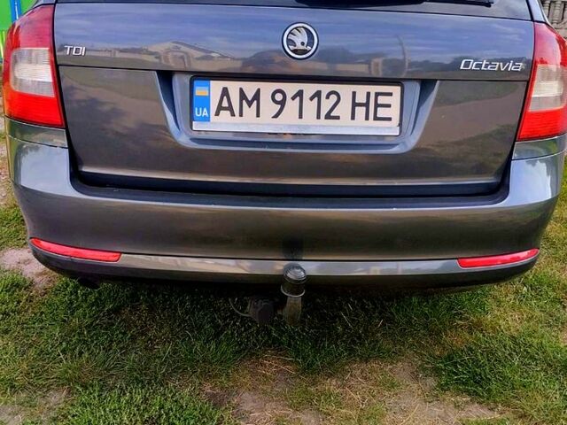 Серый Шкода Октавия, объемом двигателя 1.6 л и пробегом 230 тыс. км за 7800 $, фото 1 на Automoto.ua