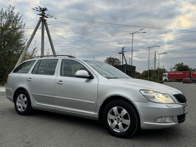 Сірий Шкода Октавія, об'ємом двигуна 2 л та пробігом 282 тис. км за 7990 $, фото 1 на Automoto.ua