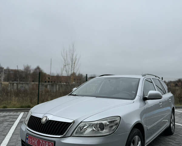 Серый Шкода Октавия, объемом двигателя 1.6 л и пробегом 183 тыс. км за 7400 $, фото 1 на Automoto.ua