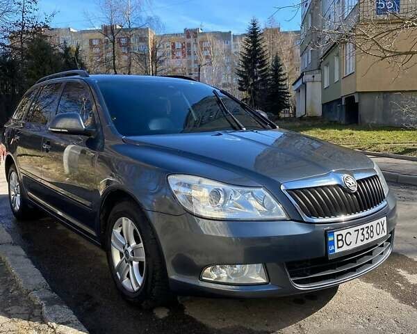 Серый Шкода Октавия, объемом двигателя 1.6 л и пробегом 225 тыс. км за 8800 $, фото 1 на Automoto.ua