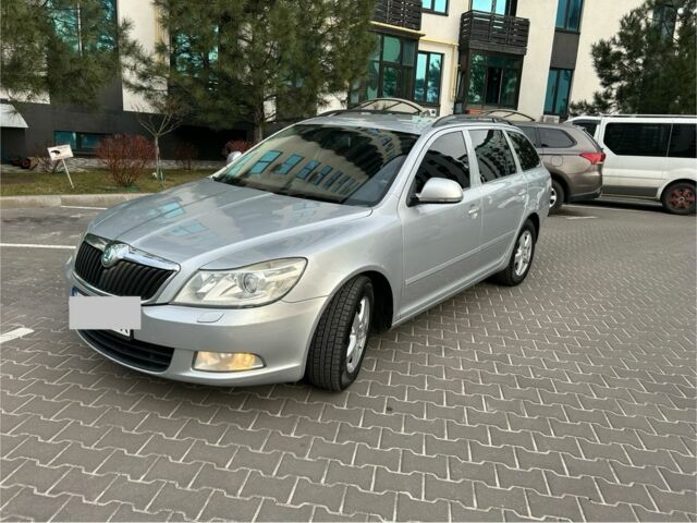 Серый Шкода Октавия, объемом двигателя 2 л и пробегом 312 тыс. км за 7300 $, фото 1 на Automoto.ua