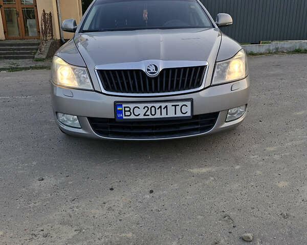 Серый Шкода Октавия, объемом двигателя 1.6 л и пробегом 312 тыс. км за 6999 $, фото 1 на Automoto.ua