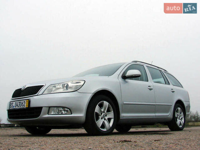 Сірий Шкода Октавія, об'ємом двигуна 1.6 л та пробігом 240 тис. км за 8000 $, фото 1 на Automoto.ua