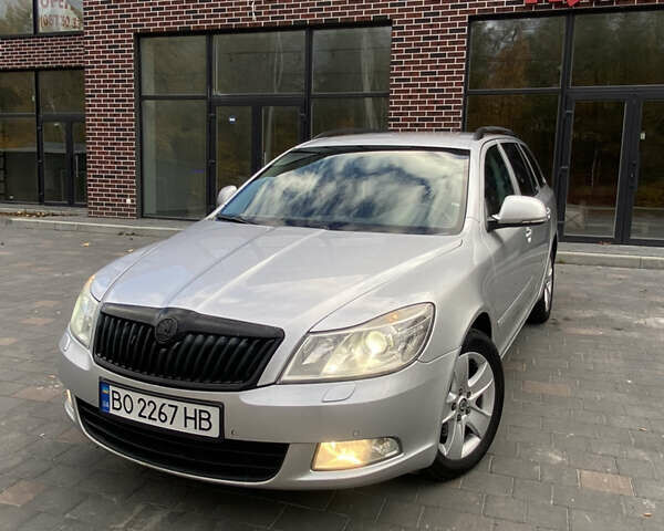 Серый Шкода Октавия, объемом двигателя 2 л и пробегом 259 тыс. км за 7200 $, фото 1 на Automoto.ua