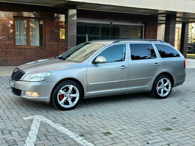 Серый Шкода Октавия, объемом двигателя 1.8 л и пробегом 225 тыс. км за 6400 $, фото 1 на Automoto.ua