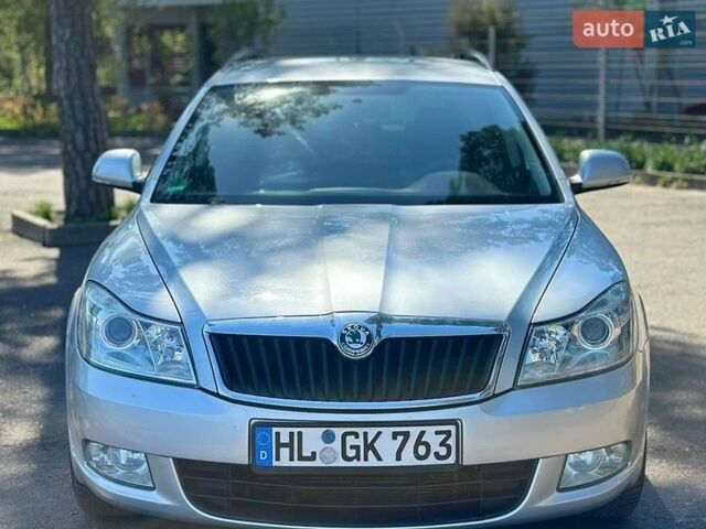 Серый Шкода Октавия, объемом двигателя 1.6 л и пробегом 150 тыс. км за 8500 $, фото 1 на Automoto.ua