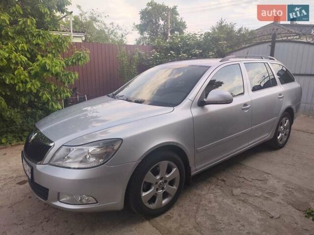 Серый Шкода Октавия, объемом двигателя 1.6 л и пробегом 200 тыс. км за 7650 $, фото 1 на Automoto.ua