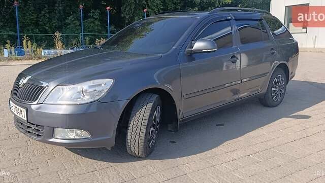 Серый Шкода Октавия, объемом двигателя 1.6 л и пробегом 302 тыс. км за 7699 $, фото 1 на Automoto.ua