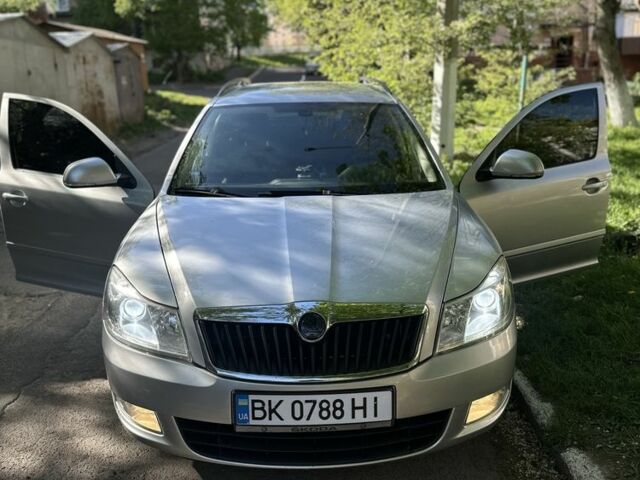 Серый Шкода Октавия, объемом двигателя 1.4 л и пробегом 280 тыс. км за 6000 $, фото 1 на Automoto.ua