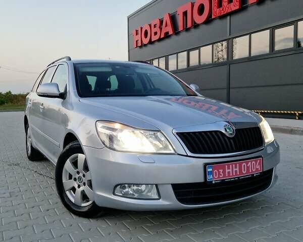 Серый Шкода Октавия, объемом двигателя 1.6 л и пробегом 229 тыс. км за 8300 $, фото 1 на Automoto.ua