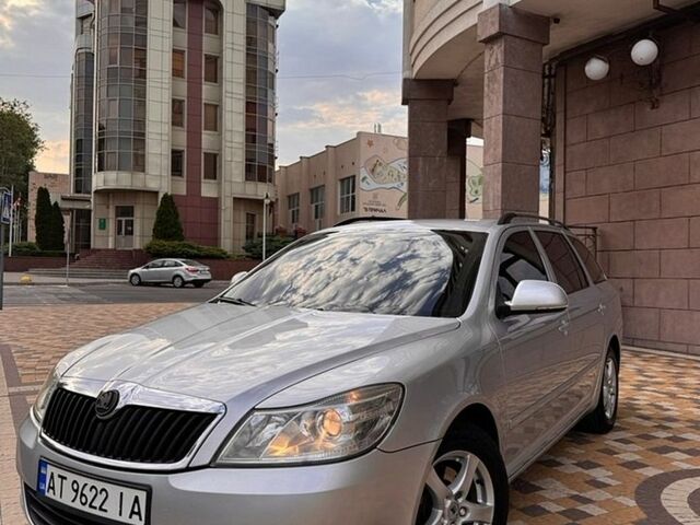 Серый Шкода Октавия, объемом двигателя 1.6 л и пробегом 316 тыс. км за 7400 $, фото 1 на Automoto.ua
