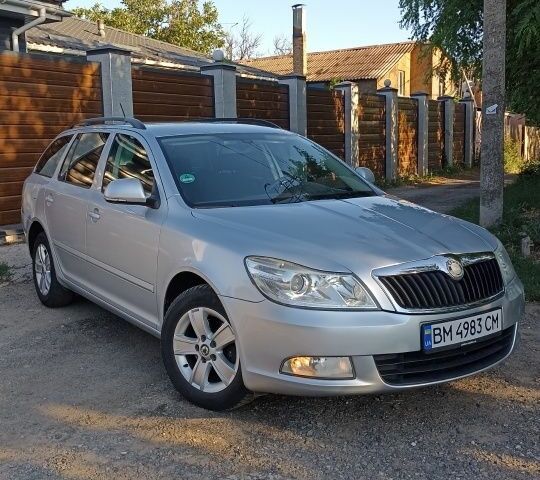 Сірий Шкода Октавія, об'ємом двигуна 1.6 л та пробігом 290 тис. км за 7190 $, фото 1 на Automoto.ua
