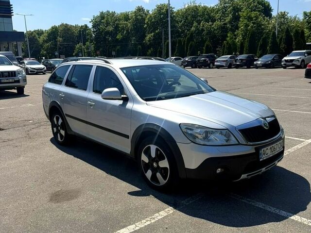 Серый Шкода Октавия, объемом двигателя 1.8 л и пробегом 239 тыс. км за 8500 $, фото 1 на Automoto.ua