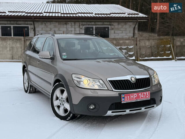 Сірий Шкода Октавія, об'ємом двигуна 1.8 л та пробігом 200 тис. км за 8000 $, фото 1 на Automoto.ua