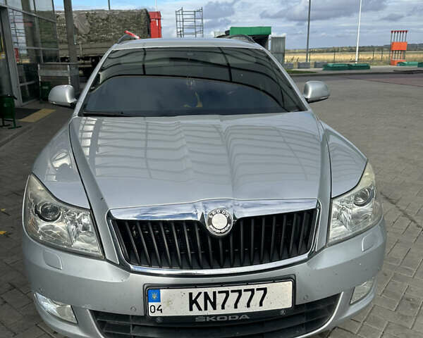 Сірий Шкода Октавія, об'ємом двигуна 1.8 л та пробігом 220 тис. км за 10500 $, фото 1 на Automoto.ua